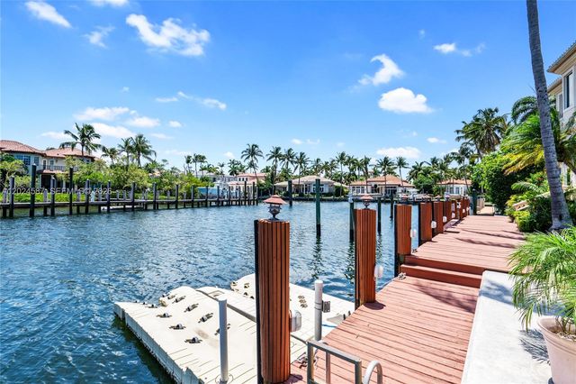 832 Harbour Isle Place, North Palm Beach, FL 33410