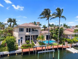 832 Harbour Isle Place, North Palm Beach, FL 33410