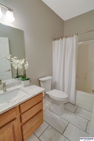 18847 Jacobs Circle, Omaha, NE 68135