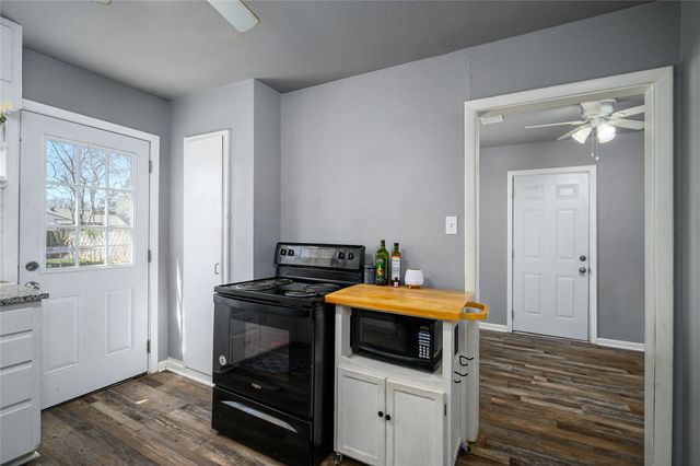 2106 N Alexander Street, Sherman, TX 75092