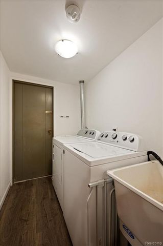 8323 Karam Boulevard 4, Warren, MI 48093