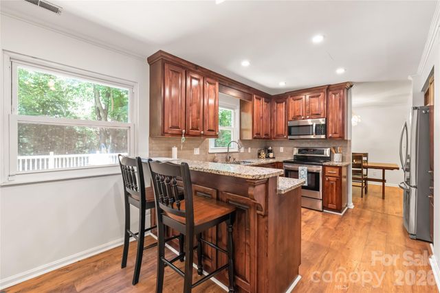425 Regency Drive, Charlotte, NC 28211