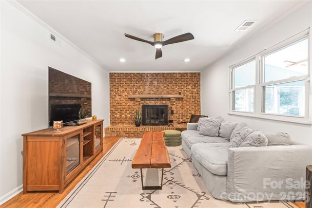 425 Regency Drive, Charlotte, NC 28211