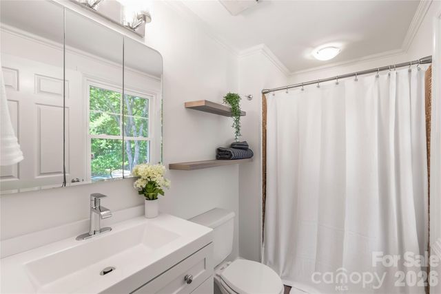 425 Regency Drive, Charlotte, NC 28211