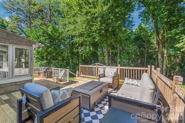 425 Regency Drive, Charlotte, NC 28211