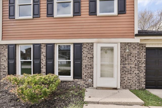 4990 Lichfield Drive, Hoffman Estates, IL 60010