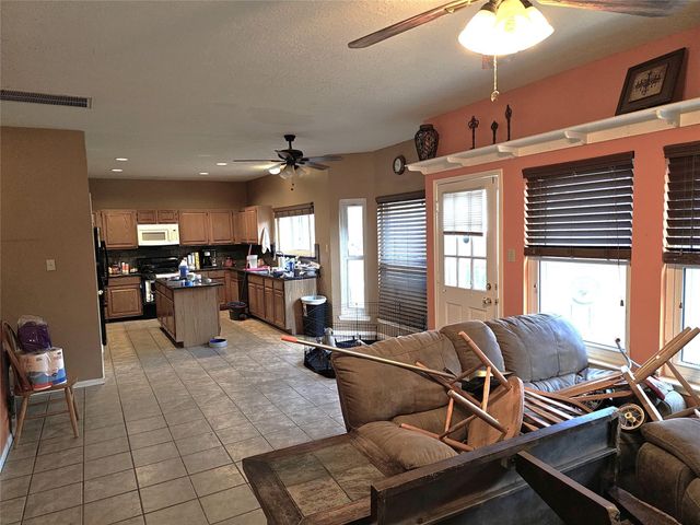 1021 Glenview Drive, Pearland, TX 77581