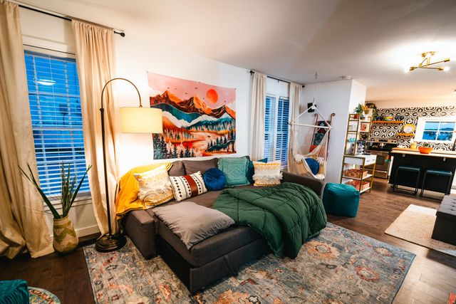 305 W Oklahoma Street, Branson, MO 65616