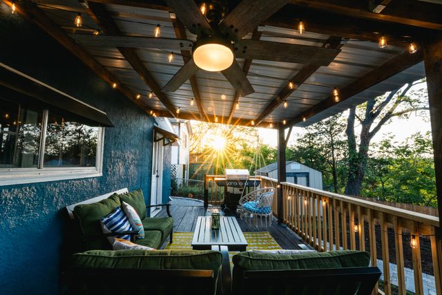 305 W Oklahoma Street, Branson, MO 65616