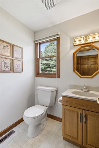 4 High Ridge Drive, Lincoln, RI 02865