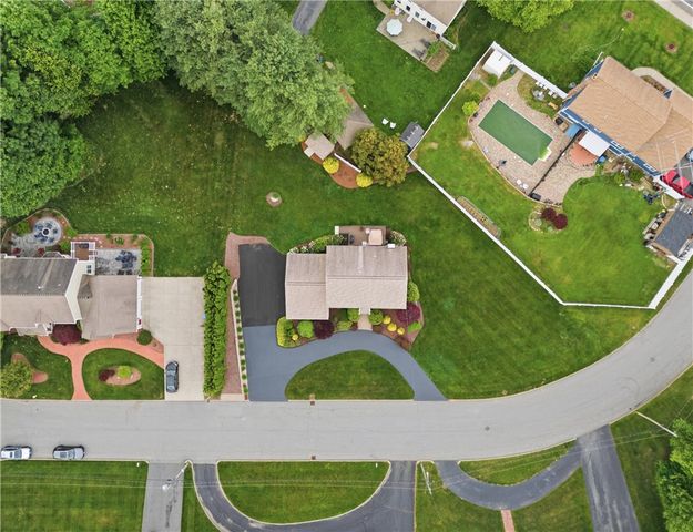 4 High Ridge Drive, Lincoln, RI 02865