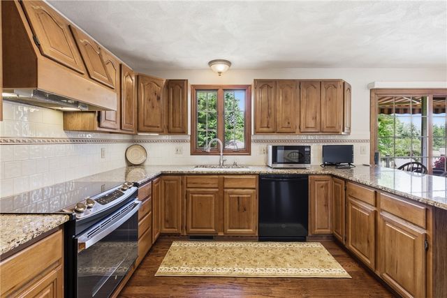 4 High Ridge Drive, Lincoln, RI 02865