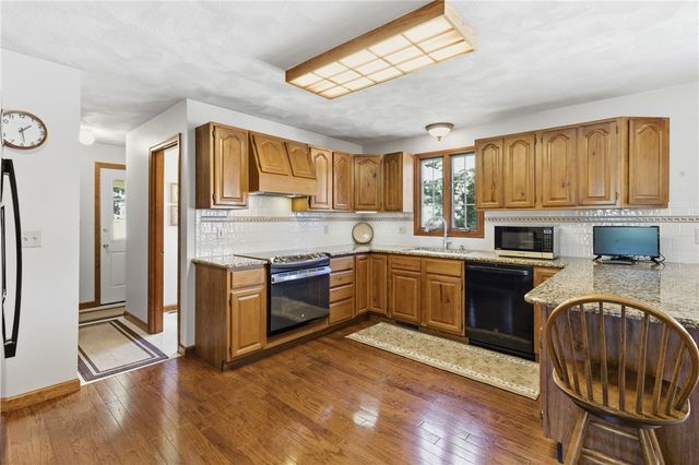 4 High Ridge Drive, Lincoln, RI 02865