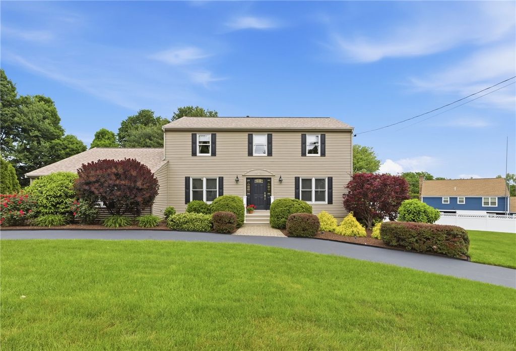 4 High Ridge Drive, Lincoln, RI 02865