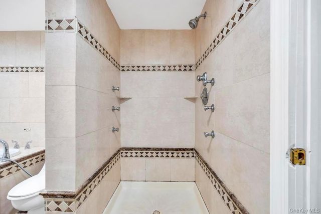 32 Longfellow Avenue, Westbury, NY 11590