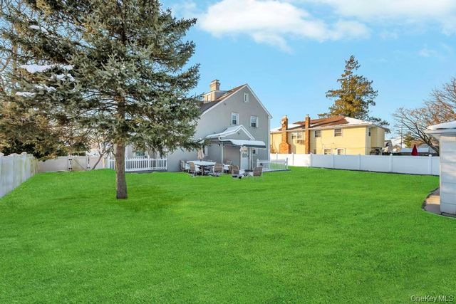 32 Longfellow Avenue, Westbury, NY 11590