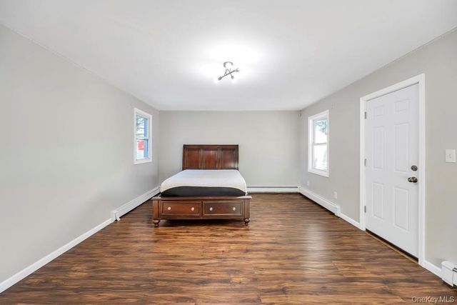 32 Longfellow Avenue, Westbury, NY 11590