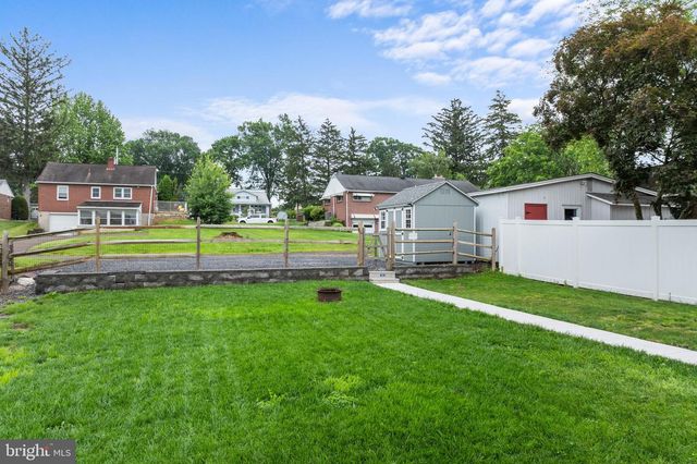 56 E FAIRVIEW AVE, Sellersville, PA 18960