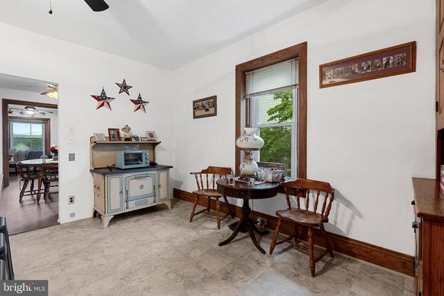 56 E FAIRVIEW AVE, Sellersville, PA 18960