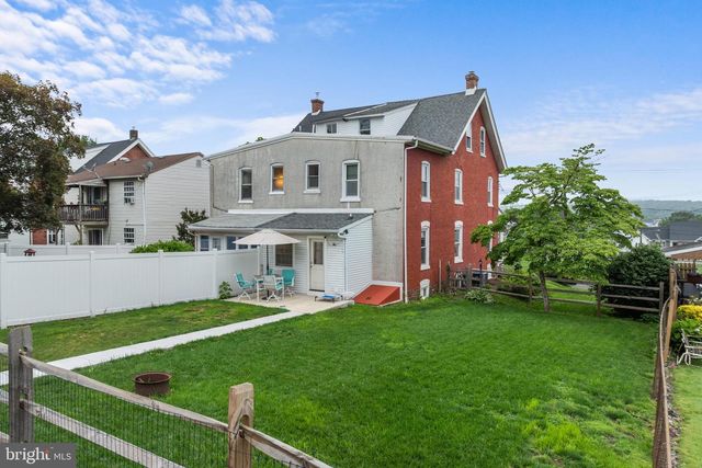 56 E FAIRVIEW AVE, Sellersville, PA 18960