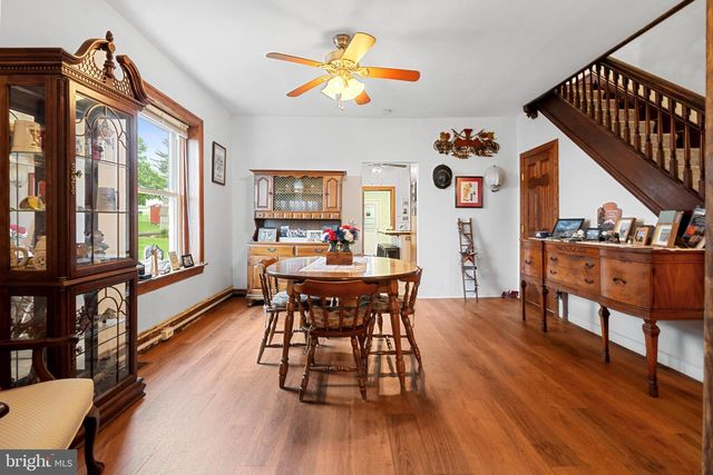 56 E FAIRVIEW AVE, Sellersville, PA 18960