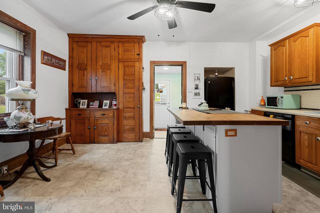 56 E FAIRVIEW AVE, Sellersville, PA 18960