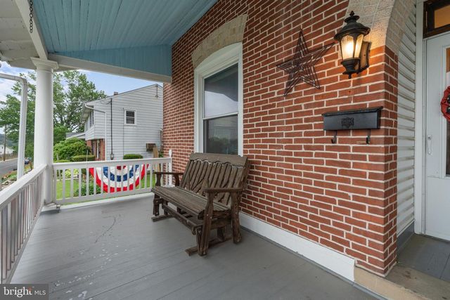 56 E FAIRVIEW AVE, Sellersville, PA 18960