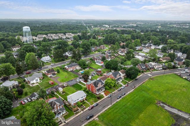 56 E FAIRVIEW AVE, Sellersville, PA 18960