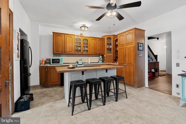56 E FAIRVIEW AVE, Sellersville, PA 18960