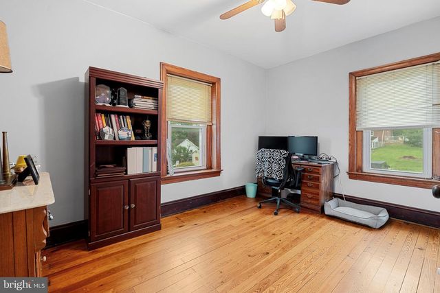 56 E FAIRVIEW AVE, Sellersville, PA 18960
