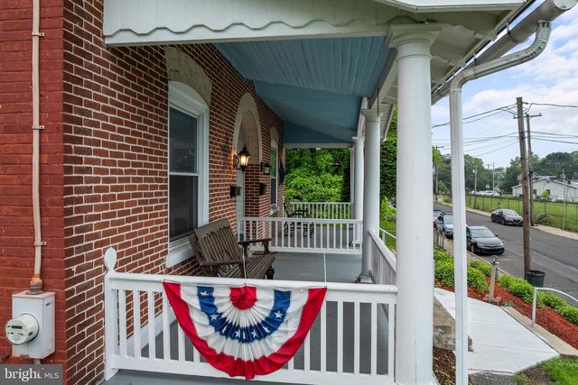 56 E FAIRVIEW AVE, Sellersville, PA 18960