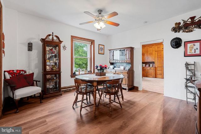 56 E FAIRVIEW AVE, Sellersville, PA 18960