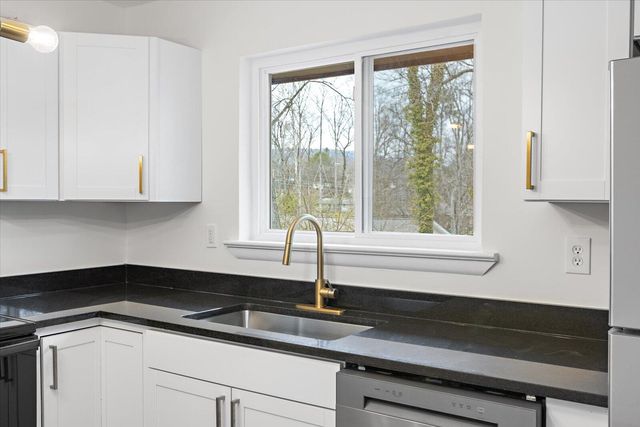 732 Roberta Drive, Rossville, GA 30741