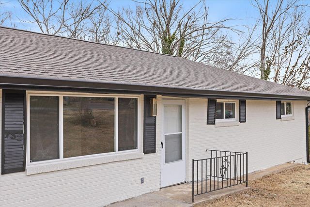 732 Roberta Drive, Rossville, GA 30741