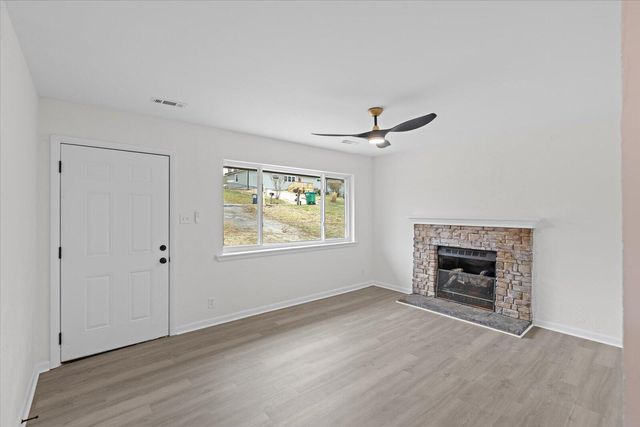 732 Roberta Drive, Rossville, GA 30741