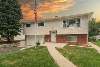 117 S EVERGREEN Avenue, Addison, IL 60101