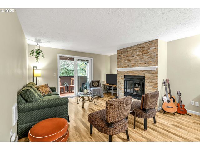 29700 Sw COURTSIDE Dr 36, Wilsonville, OR 97070