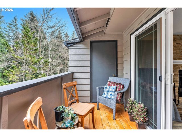 29700 Sw COURTSIDE Dr 36, Wilsonville, OR 97070