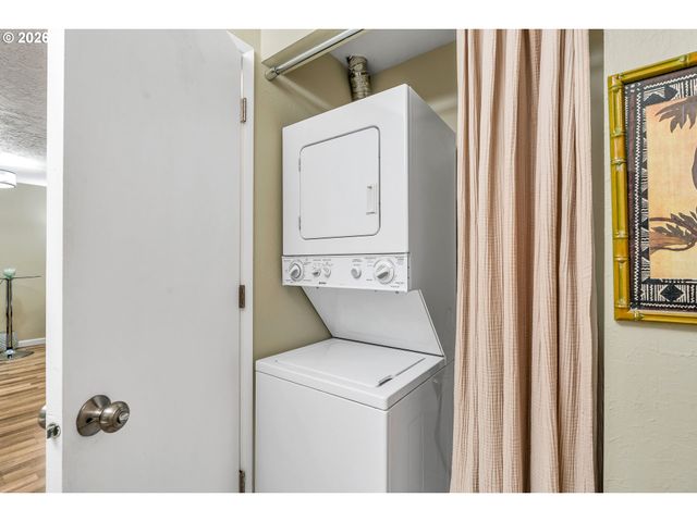 29700 Sw COURTSIDE Dr 36, Wilsonville, OR 97070