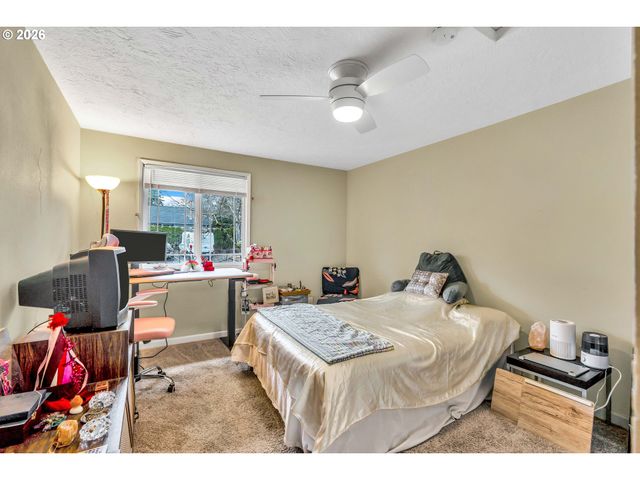 29700 Sw COURTSIDE Dr 36, Wilsonville, OR 97070