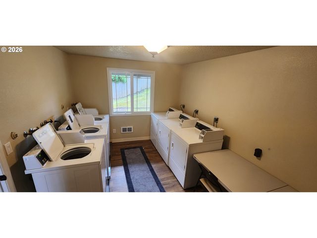 29700 Sw COURTSIDE Dr 36, Wilsonville, OR 97070