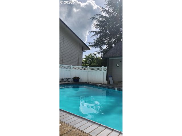 29700 Sw COURTSIDE Dr 36, Wilsonville, OR 97070