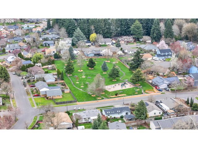 29700 Sw COURTSIDE Dr 36, Wilsonville, OR 97070