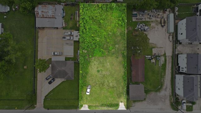 861 Wakefield Drive, Houston, TX 77018
