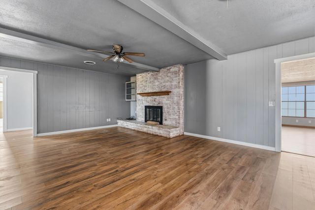 1415 Holliday Street, Plainview, TX 79072