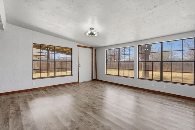 1415 Holliday Street, Plainview, TX 79072