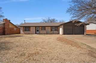 1415 Holliday Street, Plainview, TX 79072