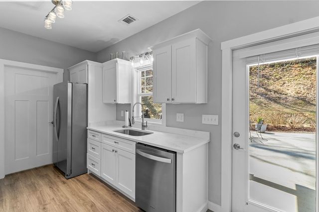 181 Logan Lane, Ellijay, GA 30540