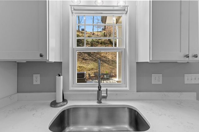 181 Logan Lane, Ellijay, GA 30540