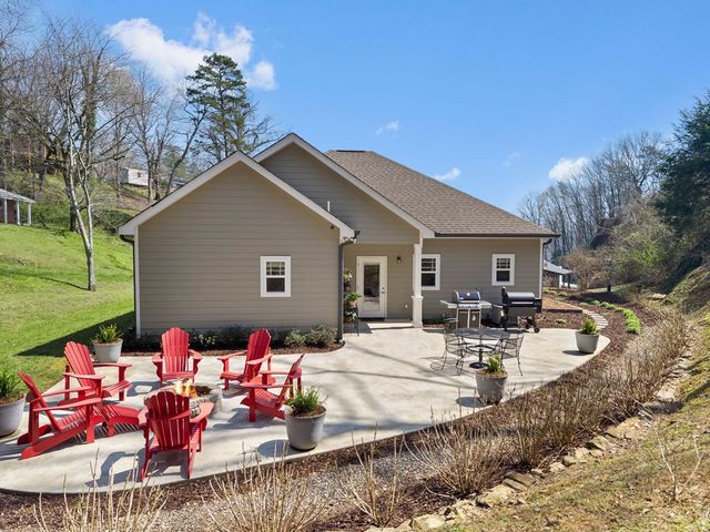 181 Logan Lane, Ellijay, GA 30540